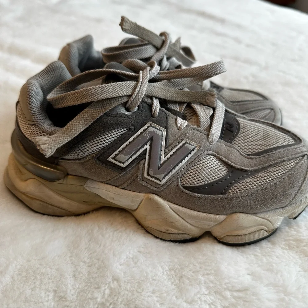 New Balance Boy’s 9060 Size 2 Sneakers